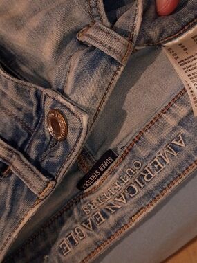 American Eagle Outfitters Light Blue Cropped Ankle Jeans